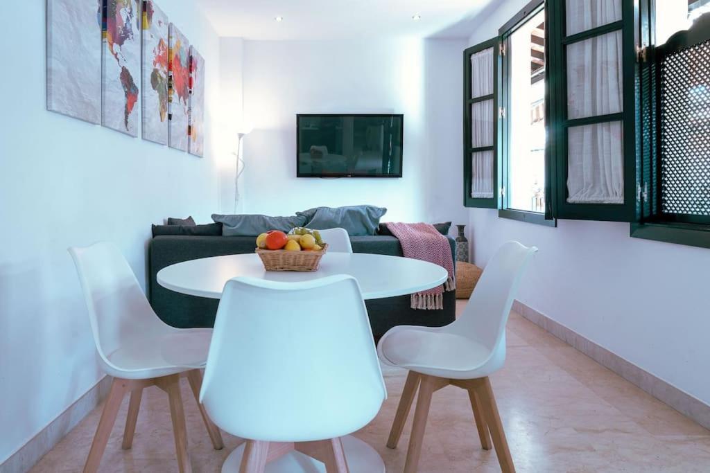 Apartamento Con Encanto En Patio Sevillano Екстериор снимка
